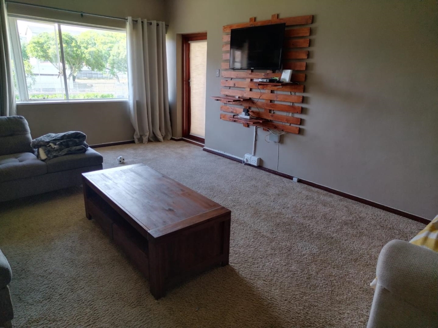 To Let 2 Bedroom Property for Rent in Oostersee Western Cape
